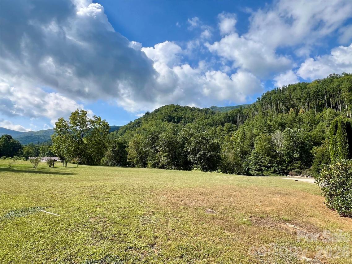 000 Shining Rock Dr. #2, Canton, NC 28716