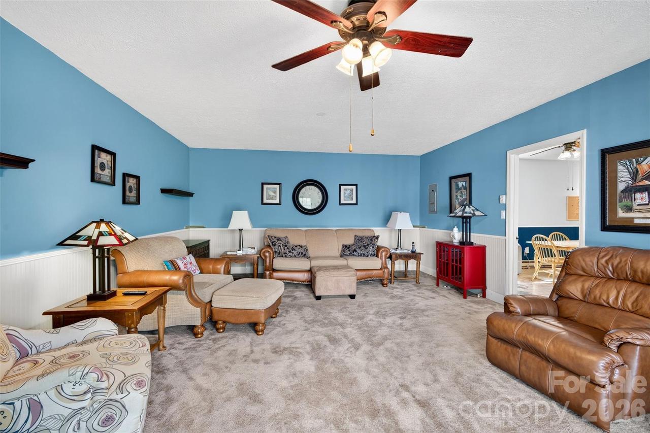 201 Cedarcrest Dr., Mooresville, NC 28115