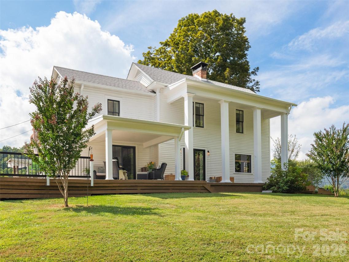 609 Auburn Rd., Waynesville, NC 28786