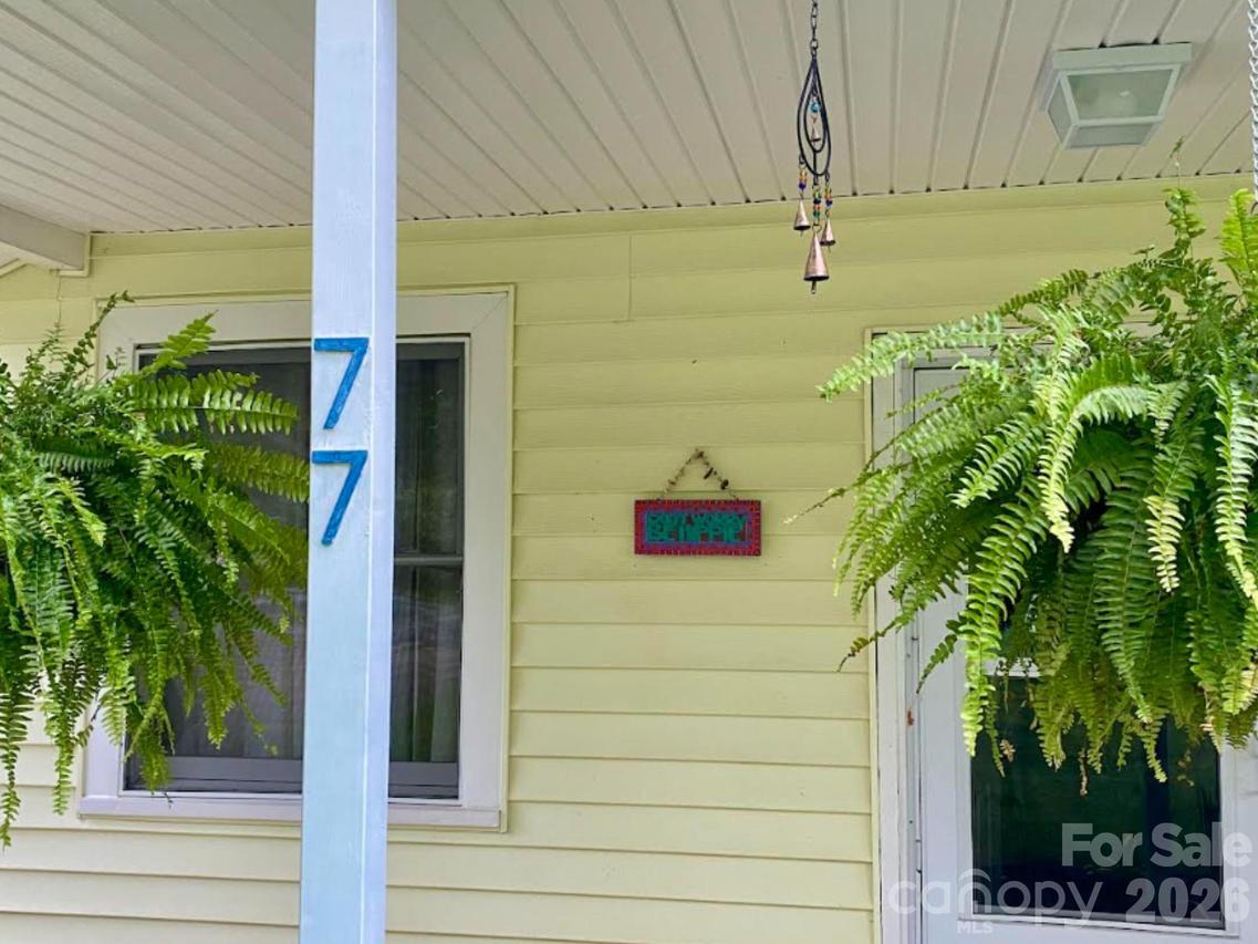 77 Fair Oaks Dr., Arden, NC 28704
