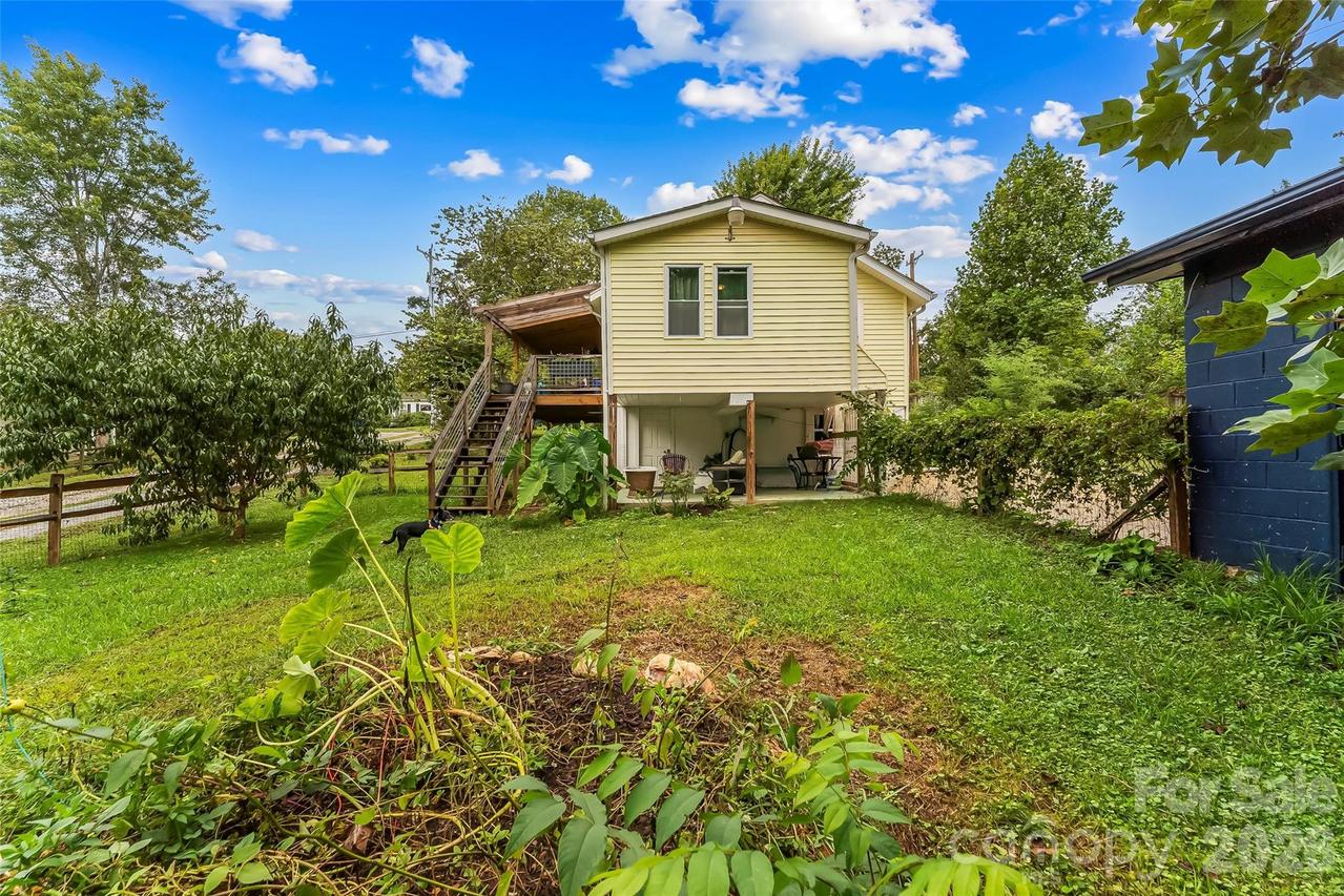 77 Fair Oaks Dr., Arden, NC 28704
