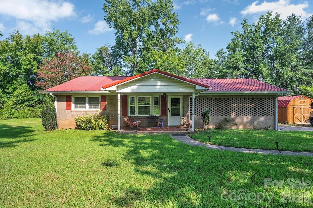 5301 Dellinger Cir., Cherryville, NC 28021