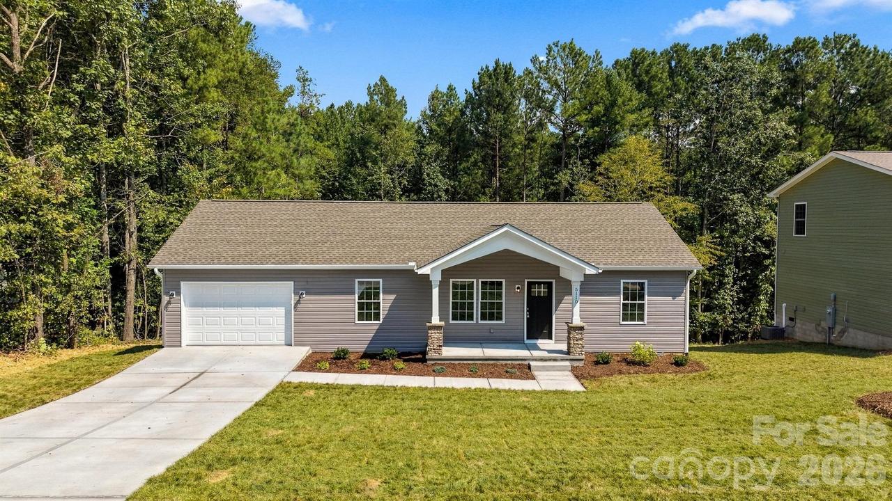 5110 Hanging Rock Ct., Hickory, NC 28601
