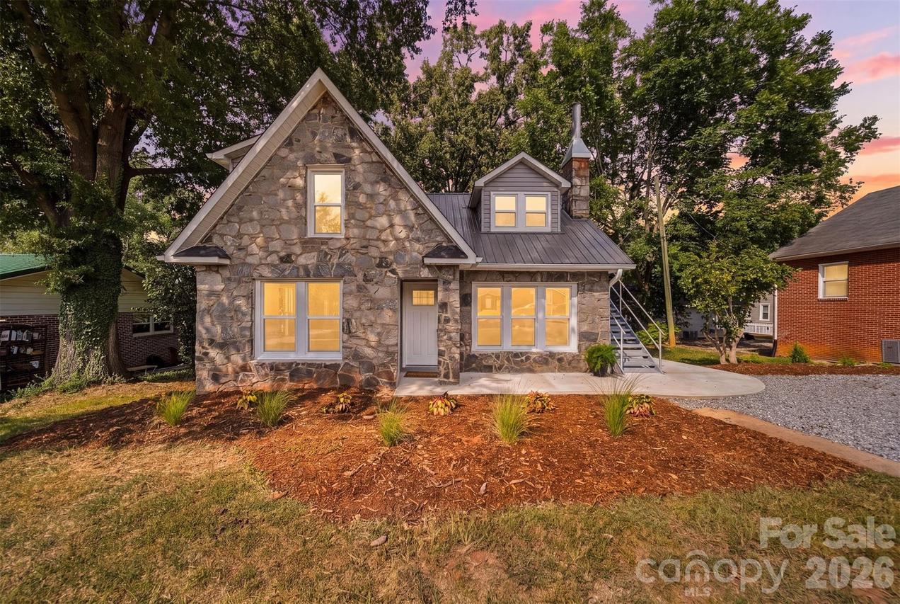 436 N Green St., Morganton, NC 28655