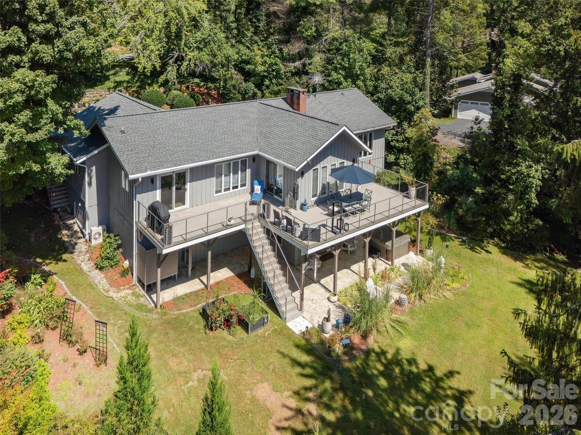 30 W Fairway Dr., Etowah, NC 28729