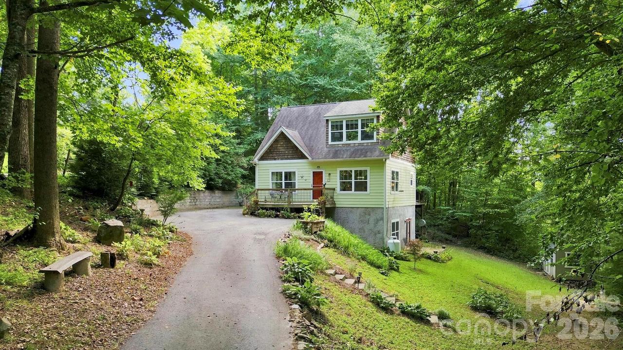 11 Old Patton Hill Rd., Swannanoa, NC 28778