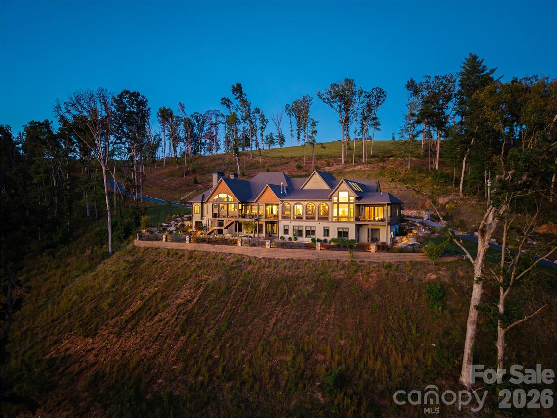 175 Bear View Rd., Weaverville, NC 28787