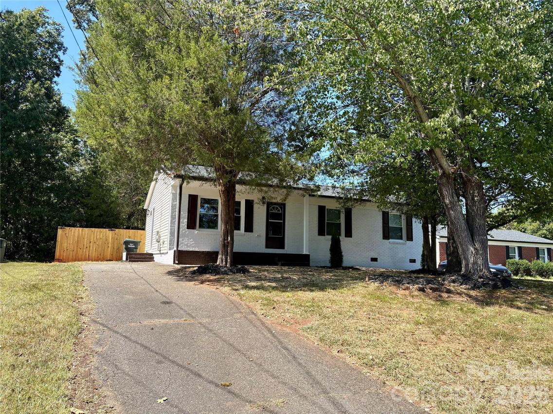 667 Kilborne Dr., Gastonia, NC 28052