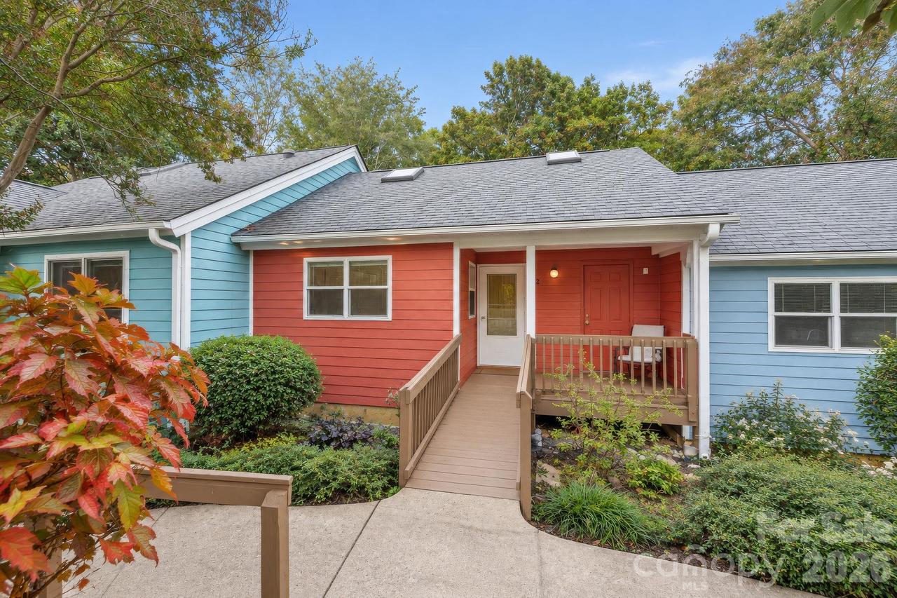 43 Vermont Ct. #A2, Asheville, NC 28806