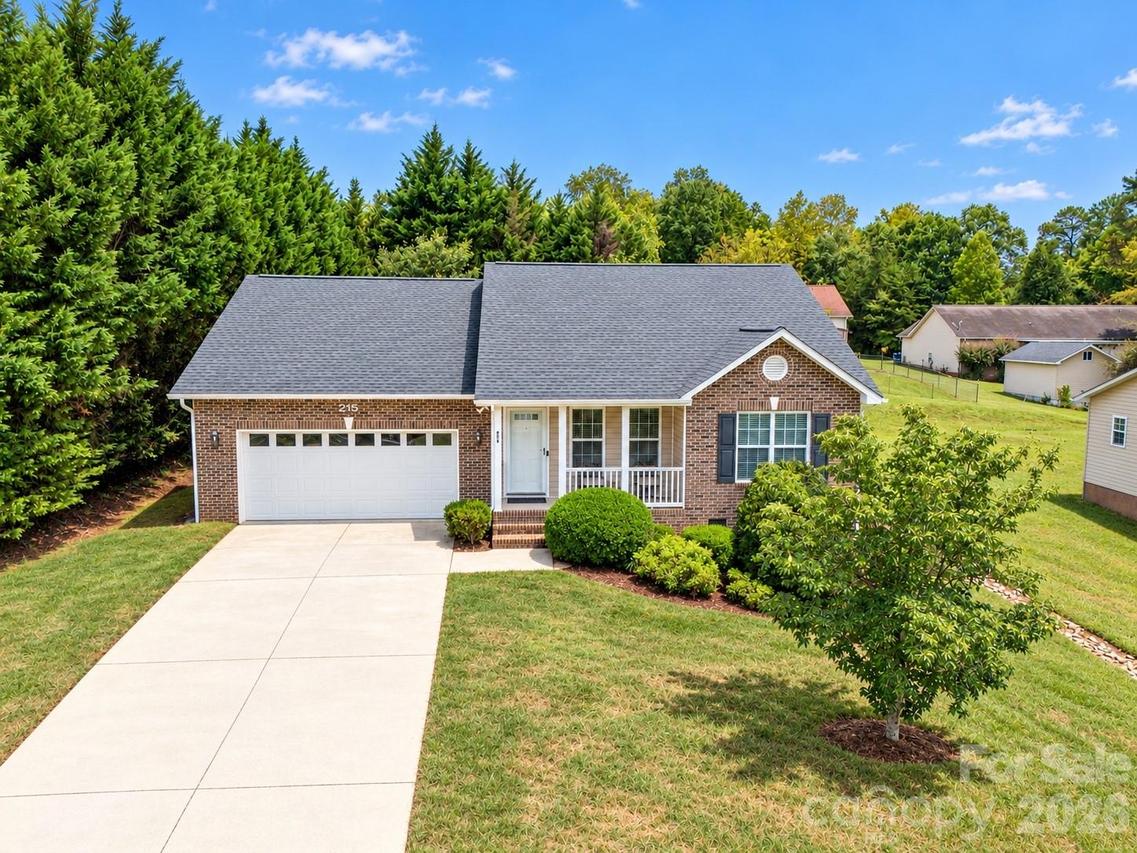 215 Pine Meadows Cir., Hickory, NC 28601