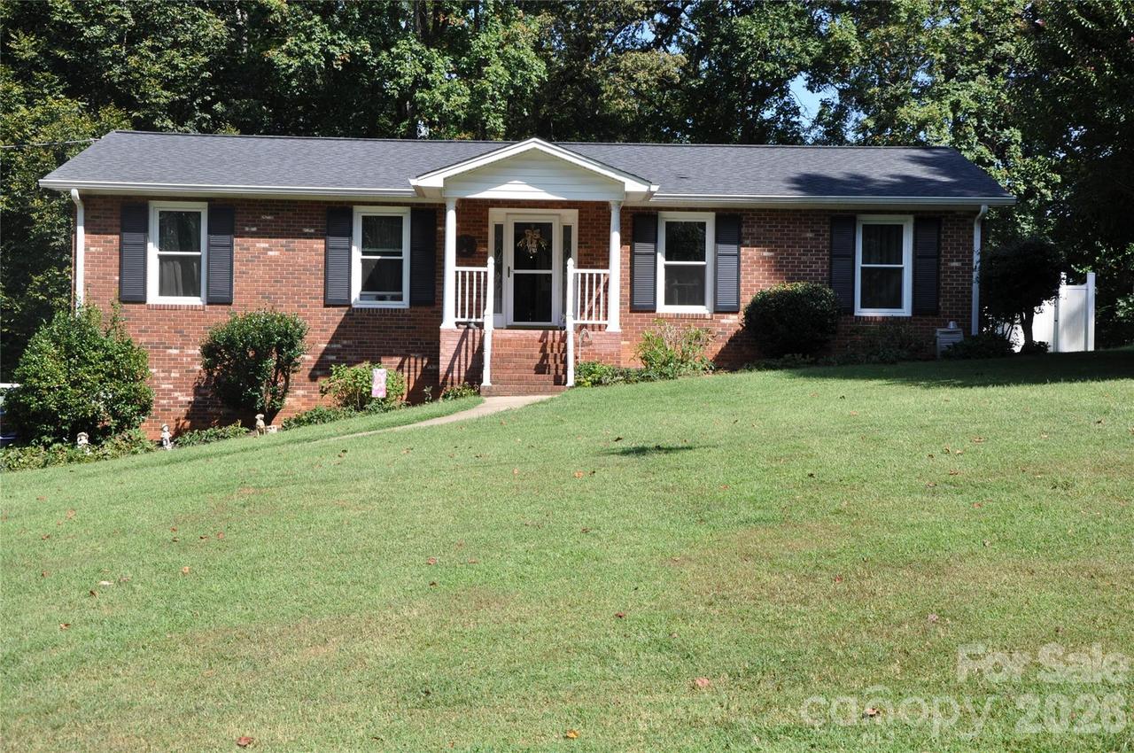 6045 Woodcove Dr., Winston Salem, NC 27104