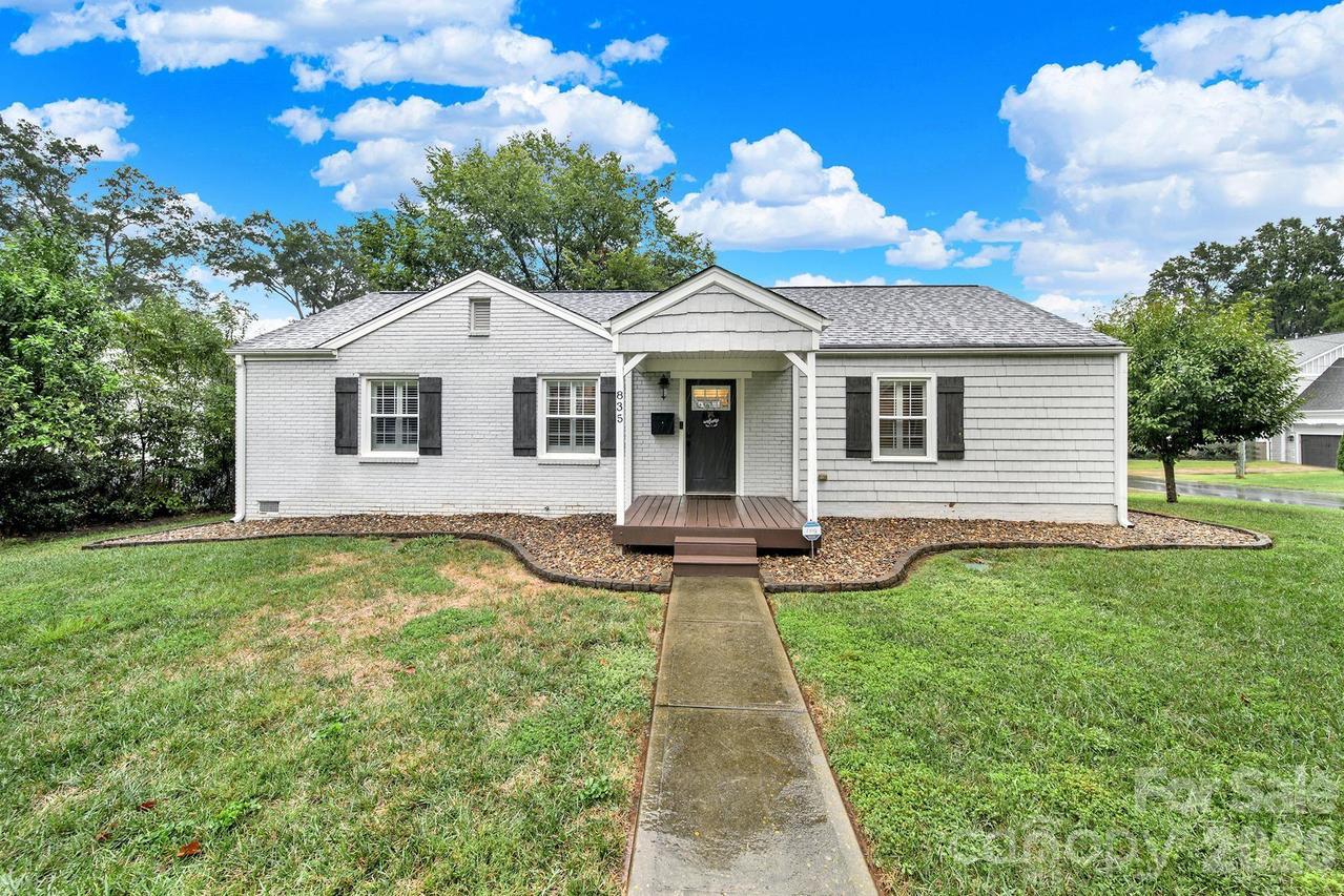 835 Everett Pl., Charlotte, NC 28205