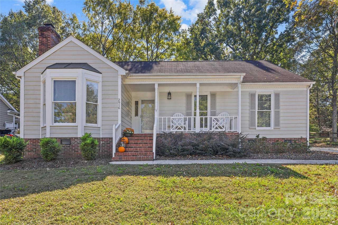 2916 Winghaven Ln., Charlotte, NC 28210