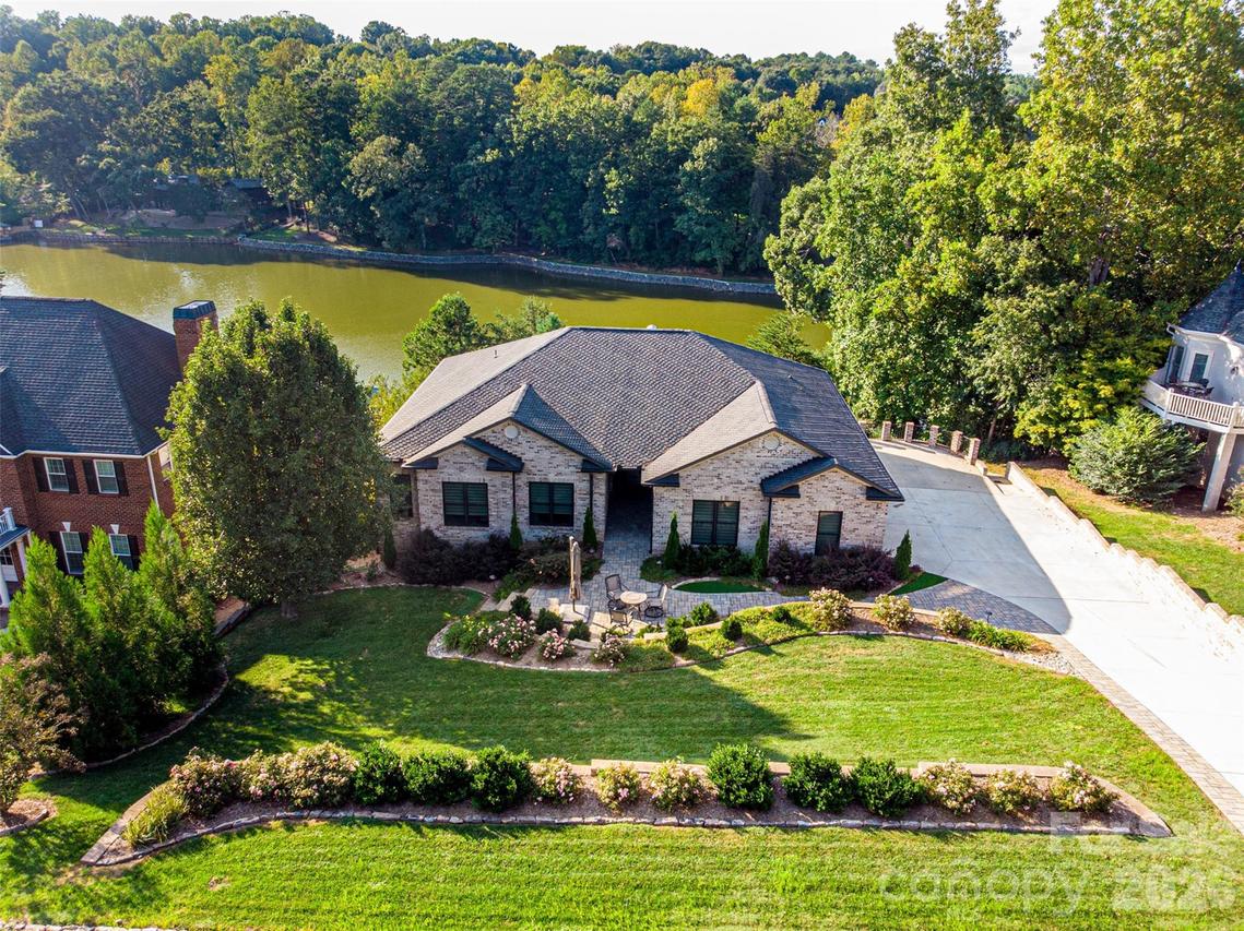 631 46th Avenue Dr., Hickory, NC 28601