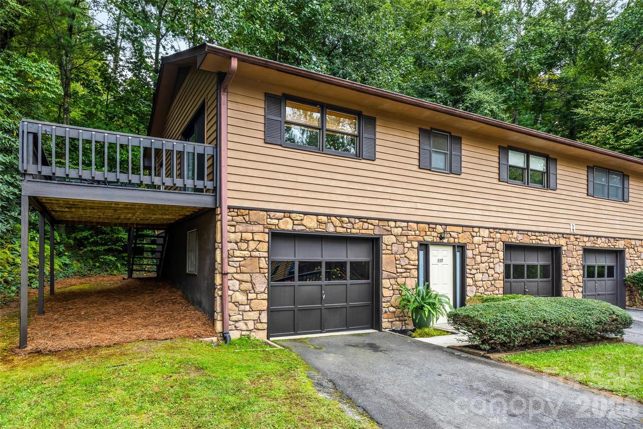 117 View De Lake Dr., Etowah, NC 28729