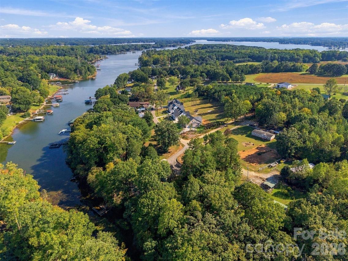 4220 Candlewood Dr., Sherrills Ford, NC 28673