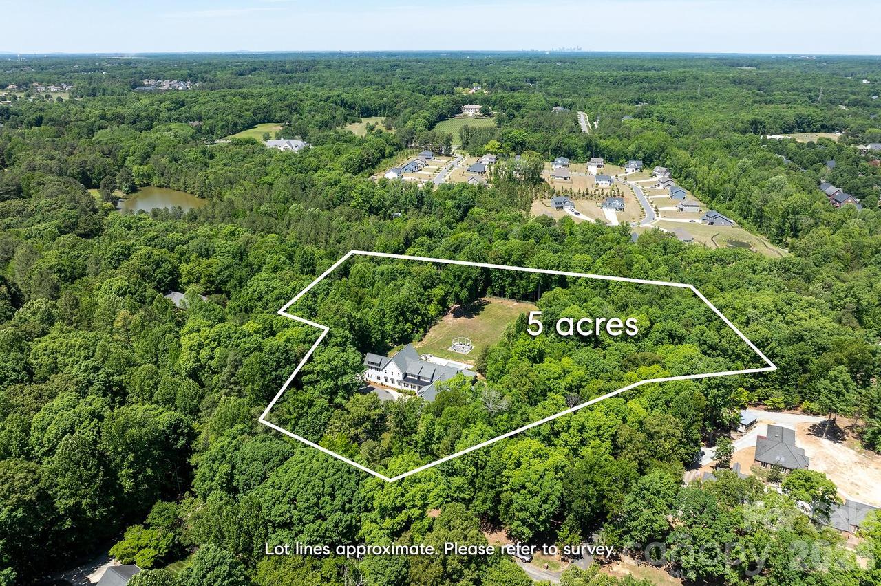 8512 Prince Valiant Dr., Marvin, NC 28173