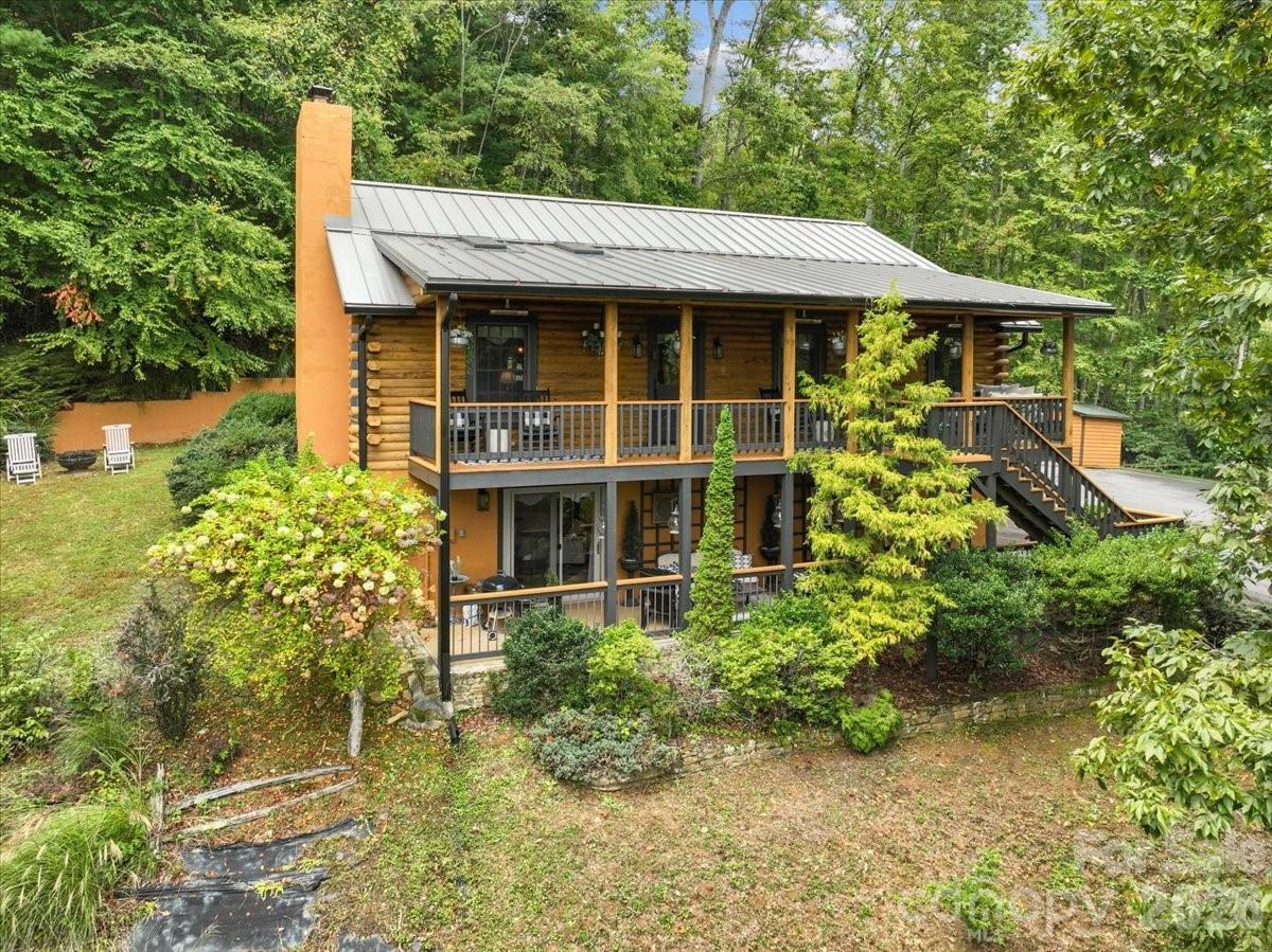 357 Rosewood Ln., Burnsville, NC 28714