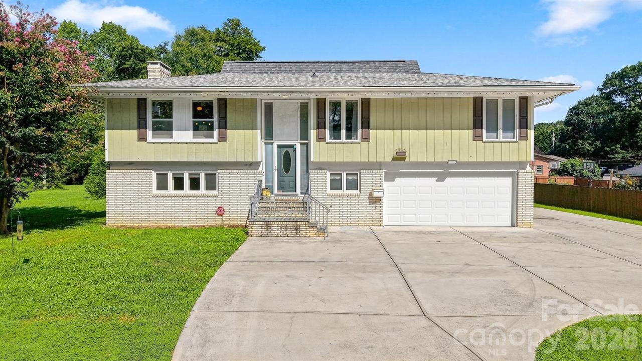 706 Springdale Rd., Statesville, NC 28677
