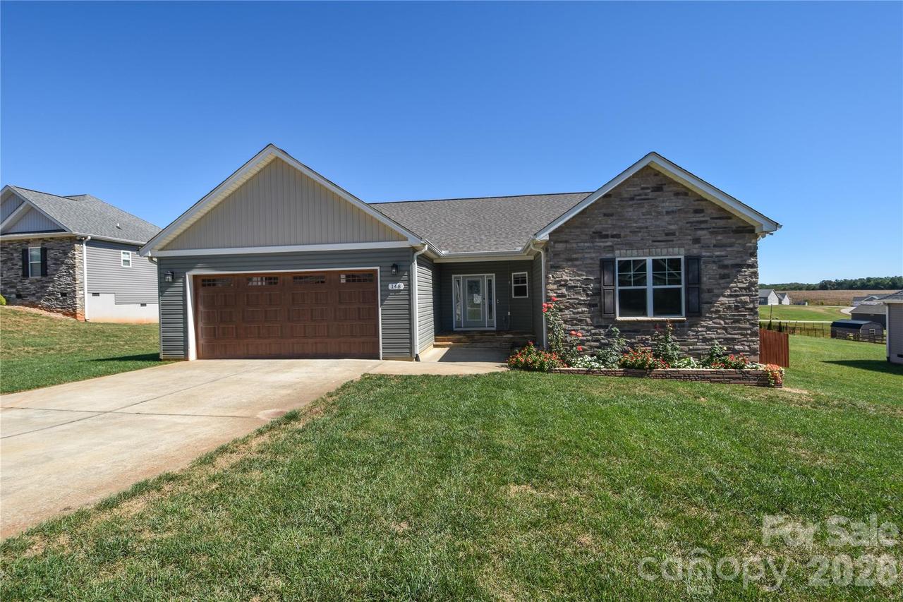 148 Greythorn Dr., Statesville, NC 28625