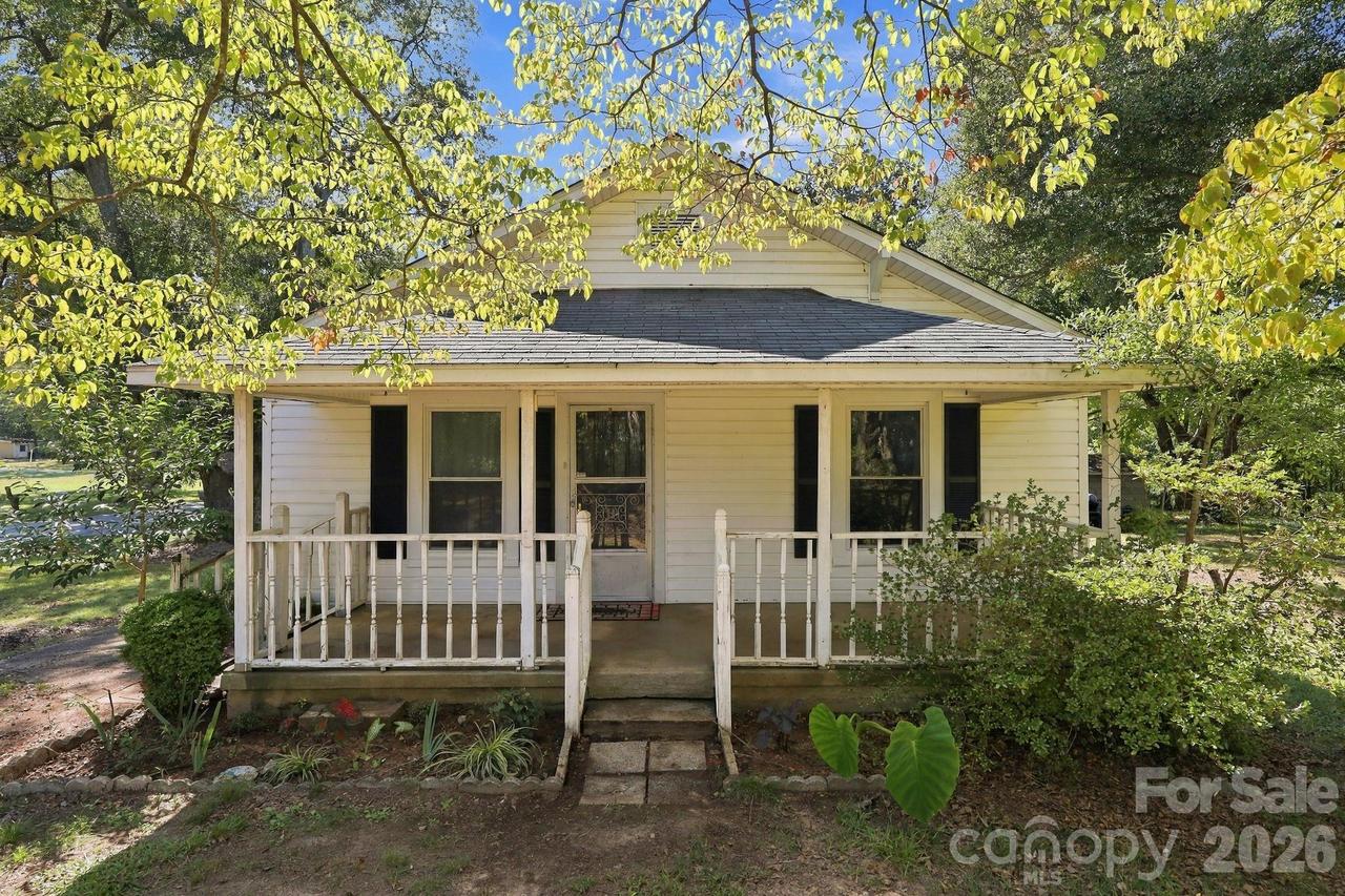 597 Boss Moore Rd., Ellenboro, NC 28040