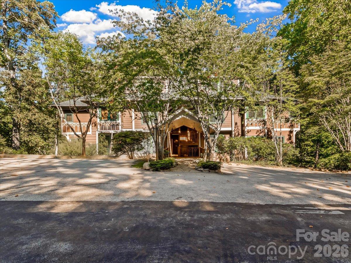 81 Creekside Way #F-301, Burnsville, NC 28714