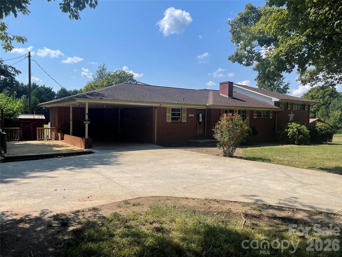 6345 Woodleaf Rd., Woodleaf, NC 27054