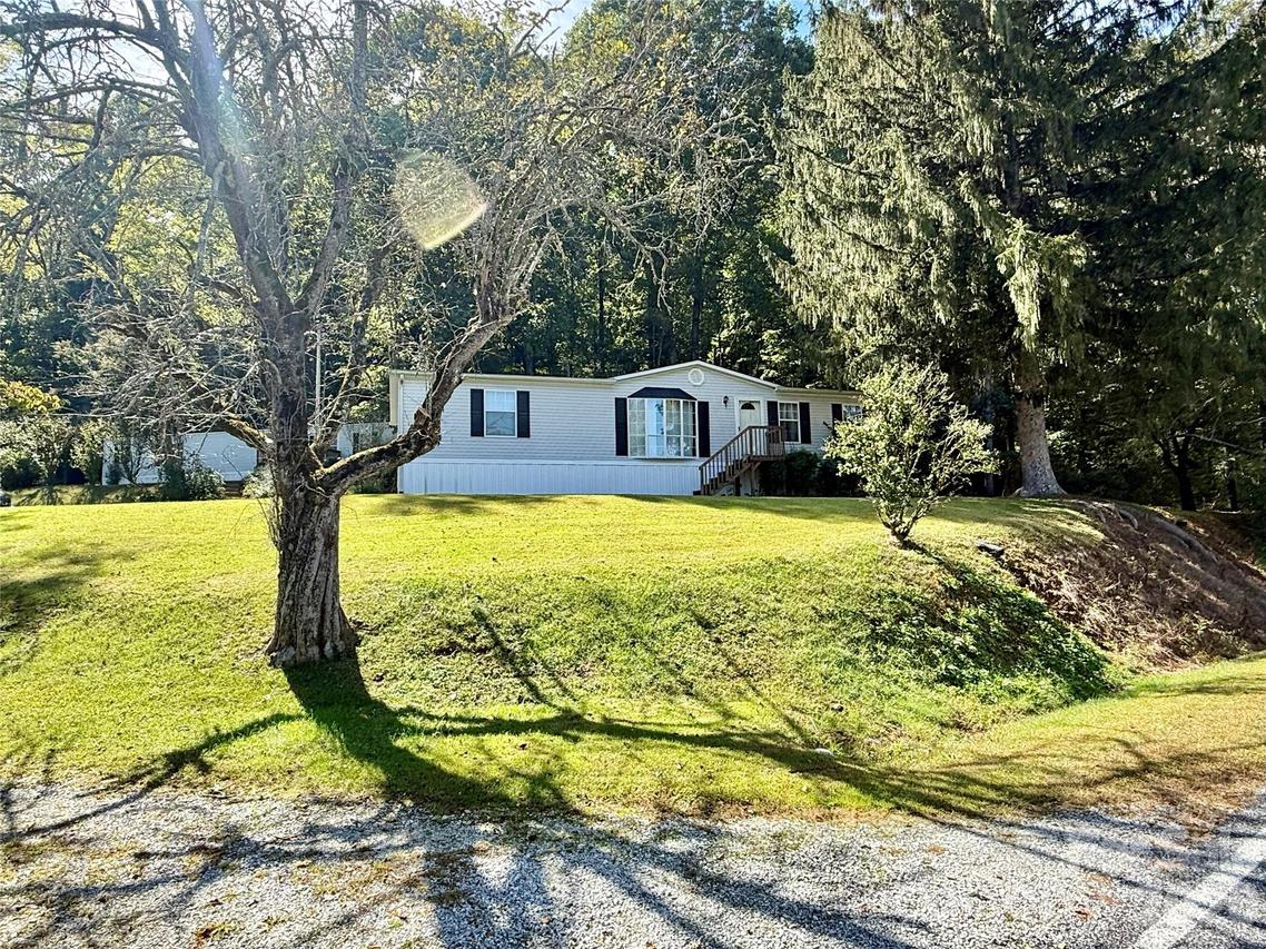 878 GW G W Whitmire Rd., Rosman, NC 28772
