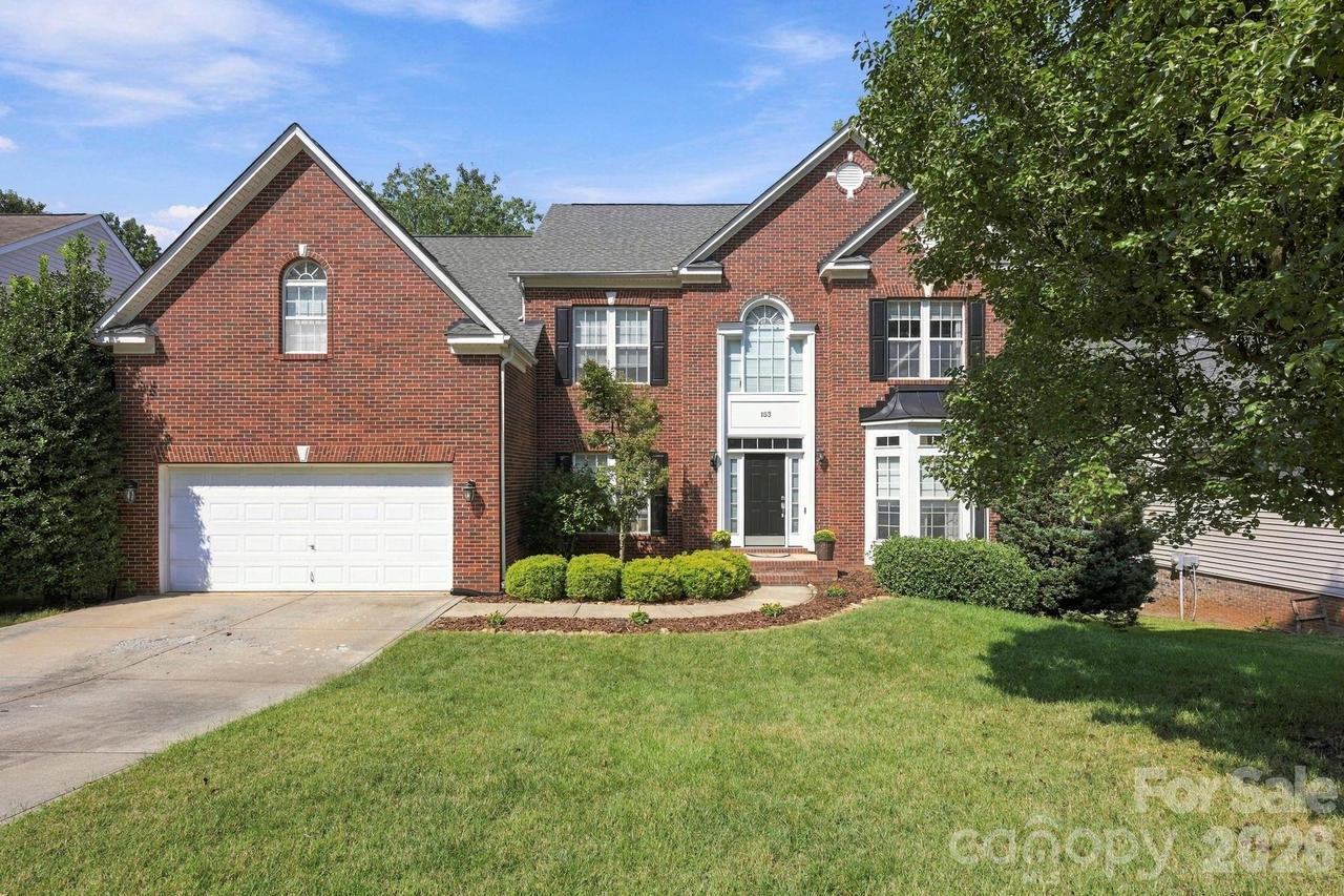 153 Flowering Grove Ln., Mooresville, NC 28115
