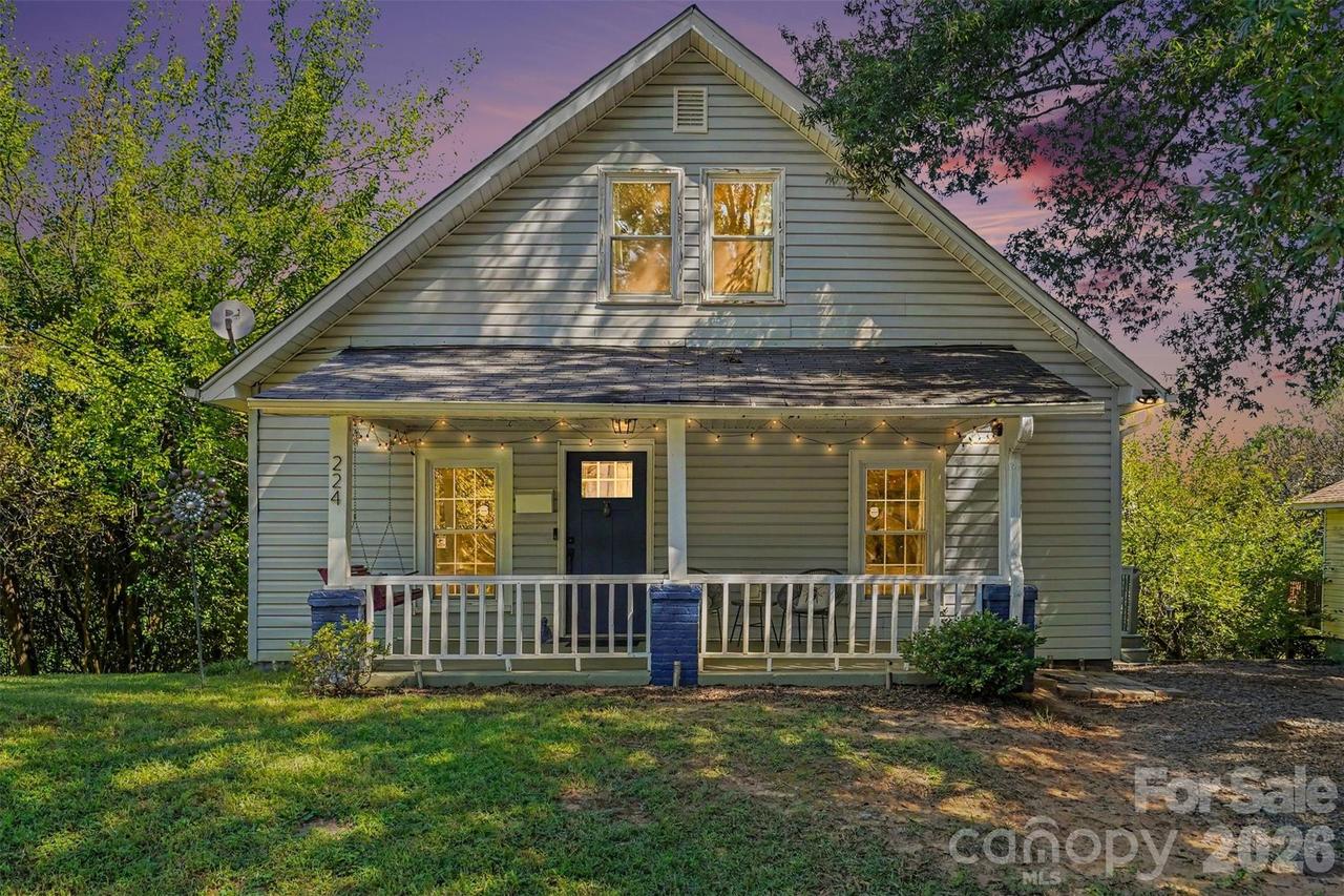 224 E Catawba Ave., Mooresville, NC 28115