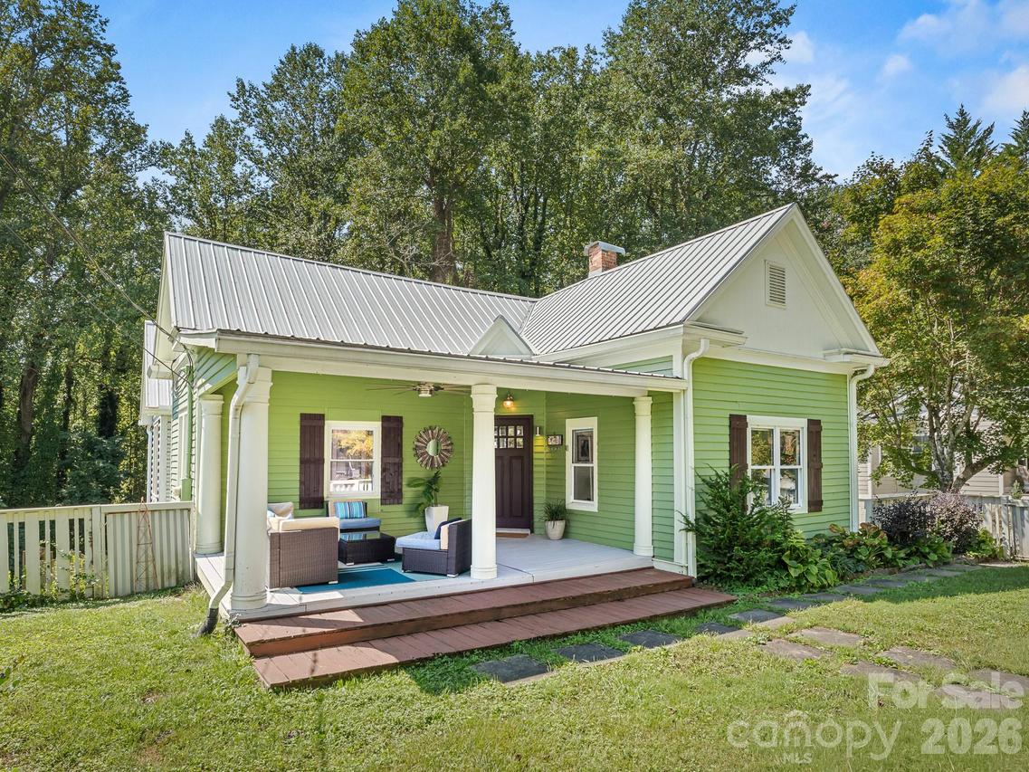 541 W Probart St., Brevard, NC 28712