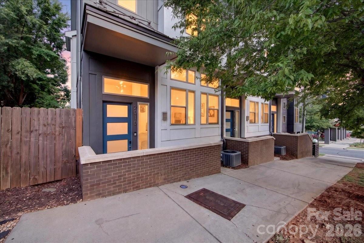 2010 Hawkins St., Charlotte, NC 28203