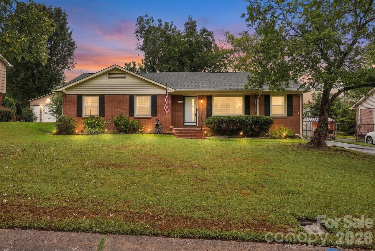 7033 Starvalley Dr., Charlotte, NC 28210