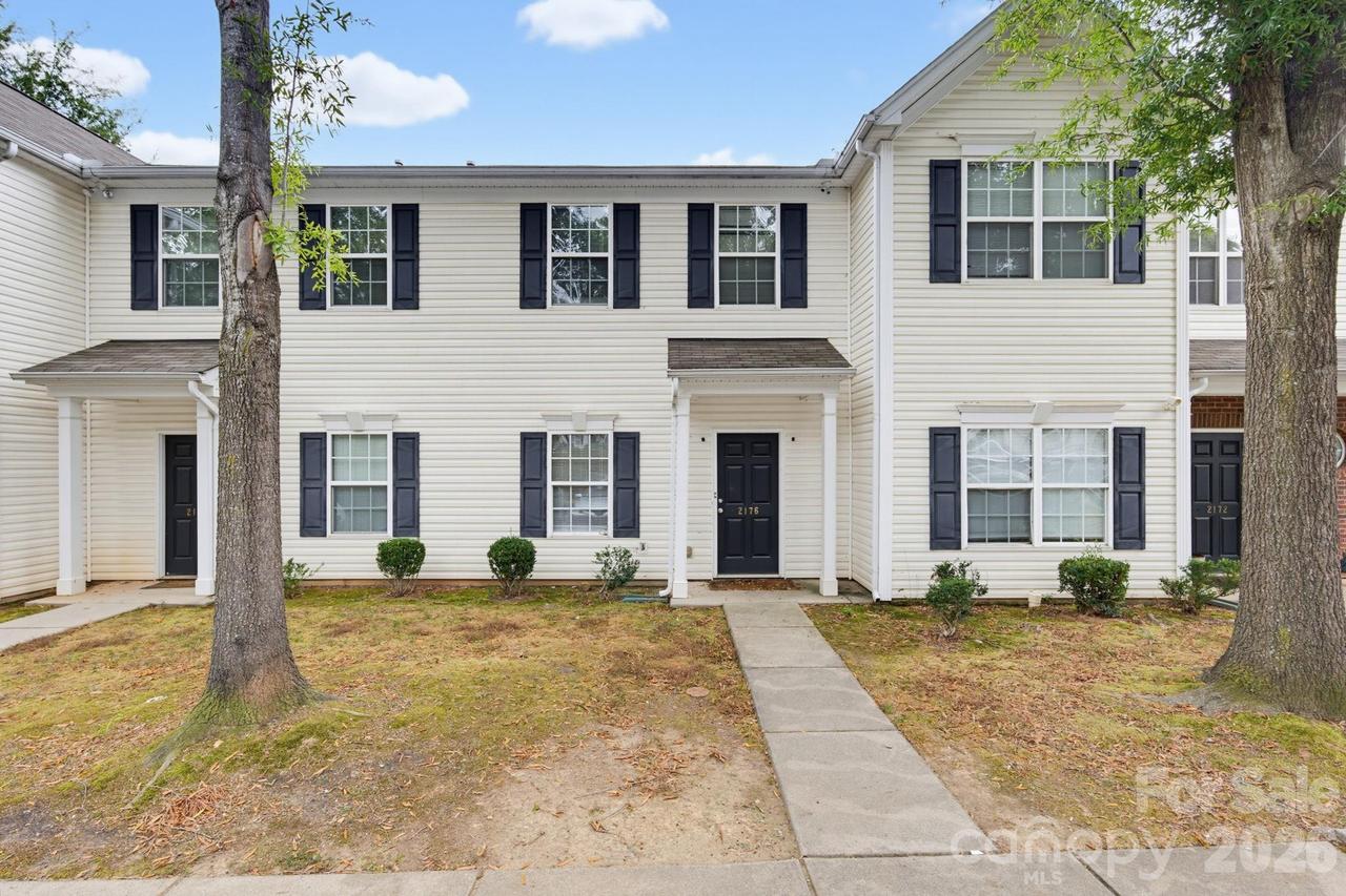 2176 Winthrop Chase Dr., Charlotte, NC 28212