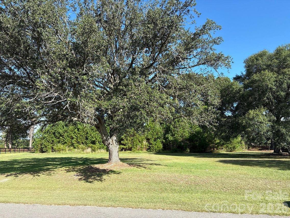 490 Genoes Point Rd., Supply, NC 28462