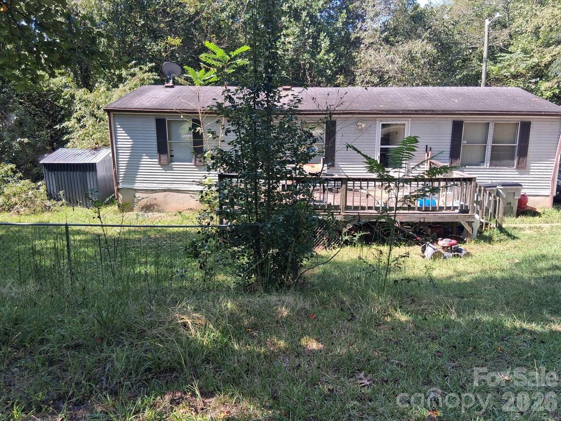 1215 Peak Pl., Lenoir, NC 28645