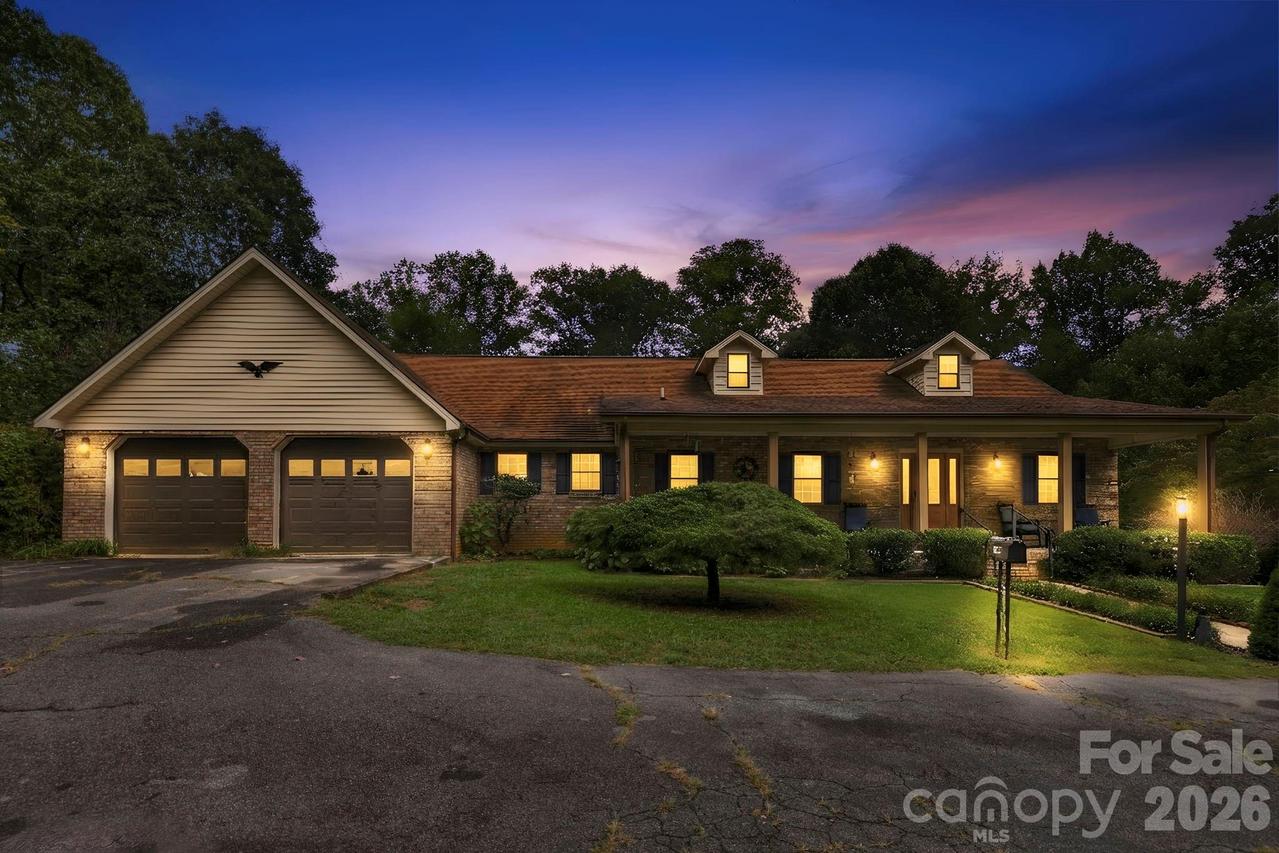 1079 Dupont Rd., Hendersonville, NC 28739