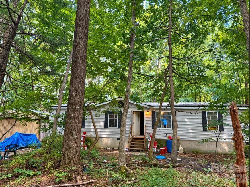 169 Bob Cat Spur Ln., Hendersonville, NC 28792