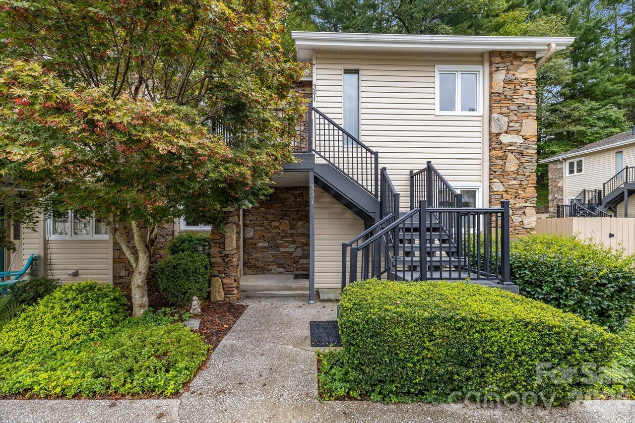 341 N Britton Creek Ct., Hendersonville, NC 28791
