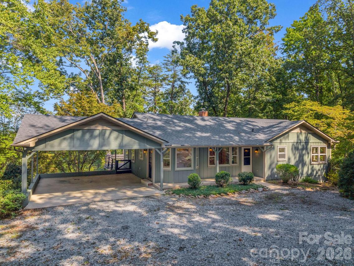 93 Dogwood Ct., Tryon, NC 28782