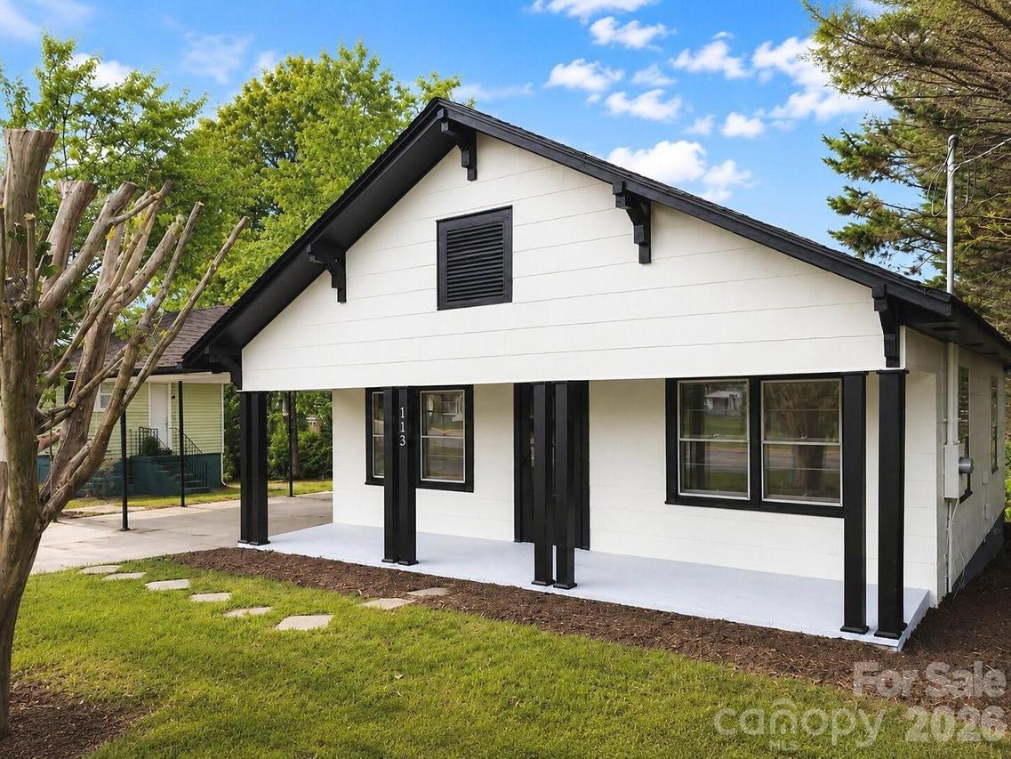 113 Mountain View St., Morganton, NC 28655