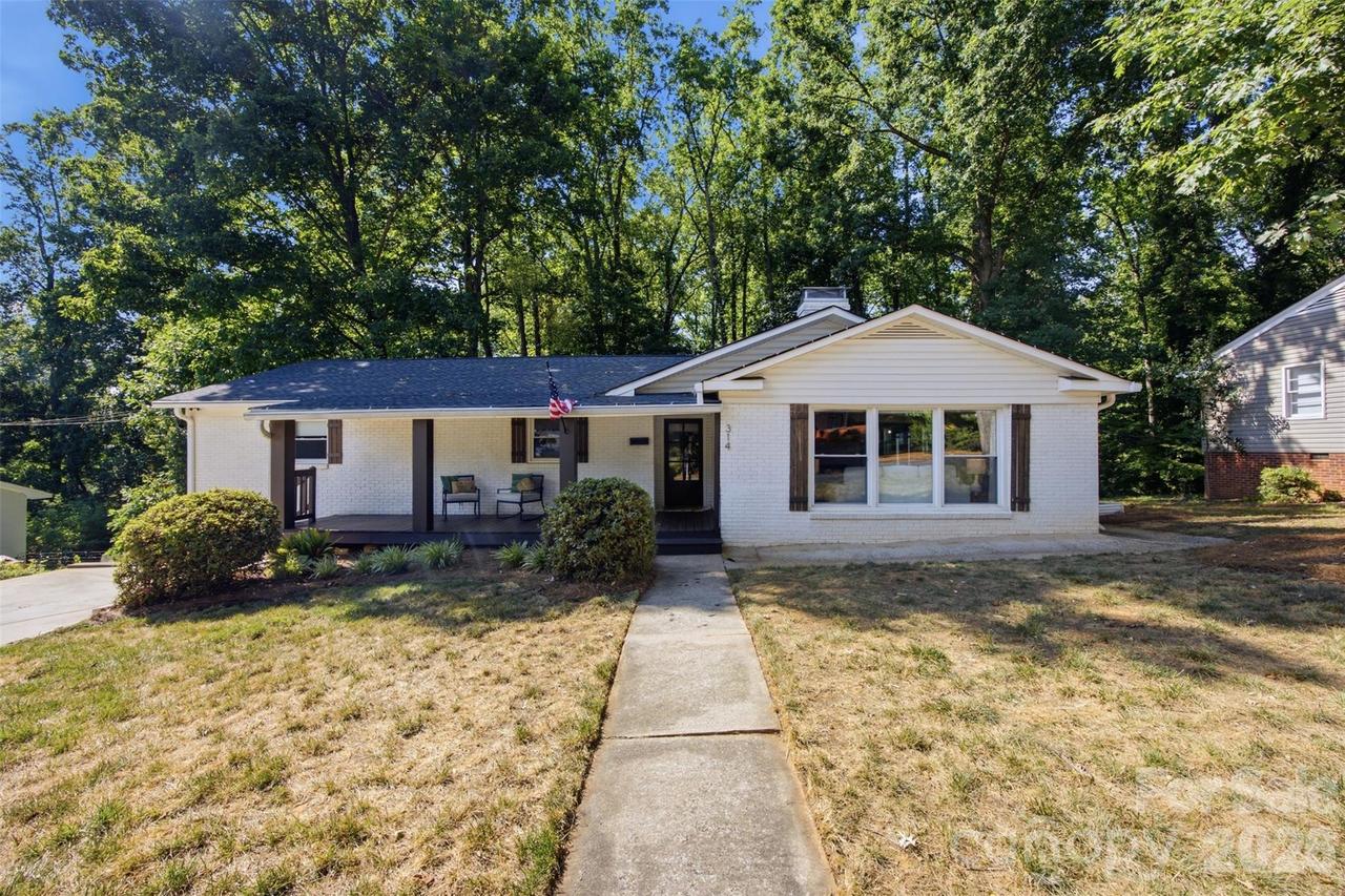 314 Dogwood Ln., Belmont, NC 28012