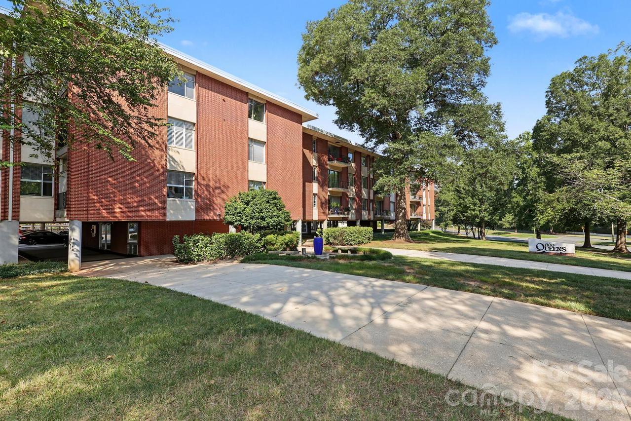 1300 Queens Rd. #219, Charlotte, NC 28207