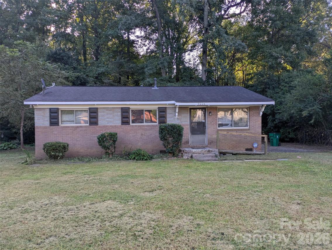9226 Feldbank Dr., Charlotte, NC 28216