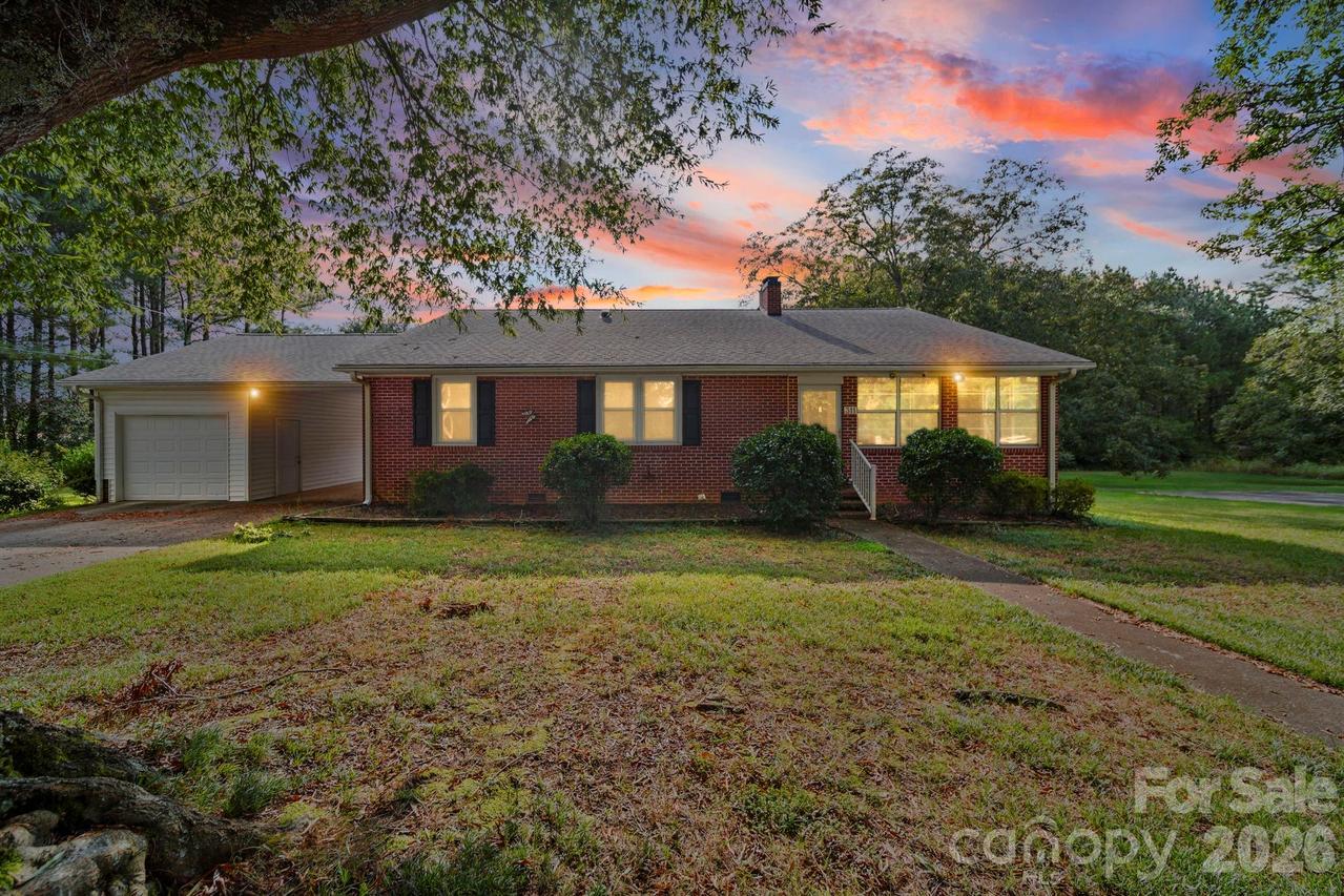 311 Old Nc 277 Loop Rd., Dallas, NC 28034