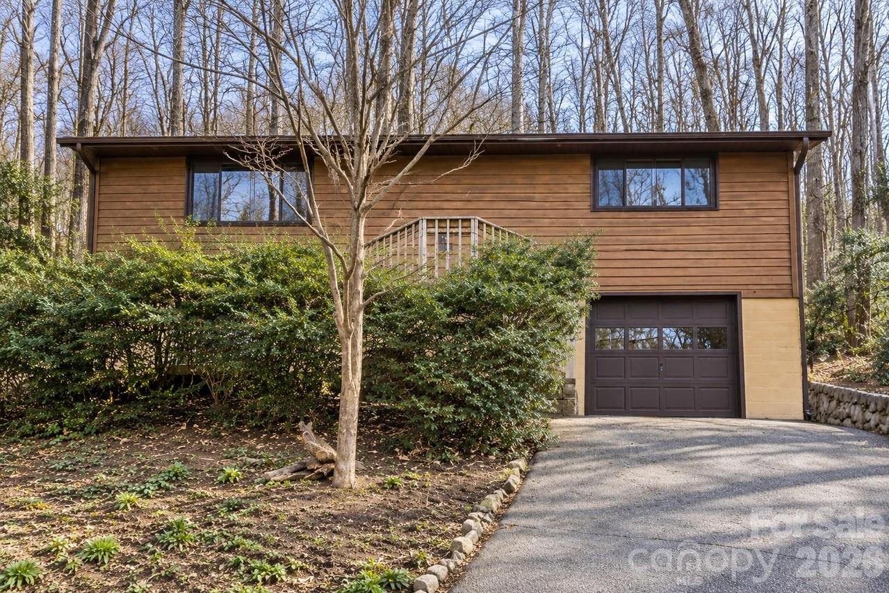 8 Shadywood Cir., Asheville, NC 28803