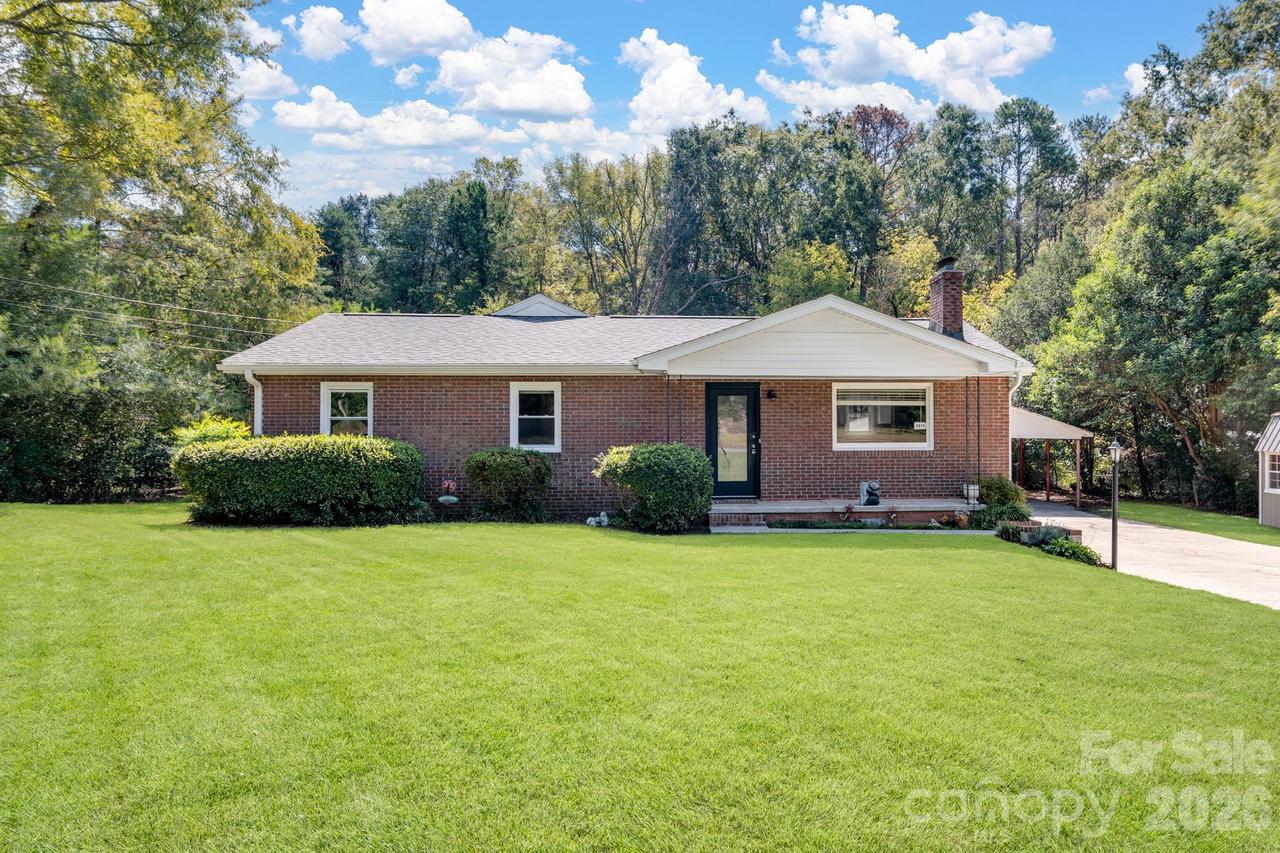 2010 Pine Top Dr., Gastonia, NC 28054