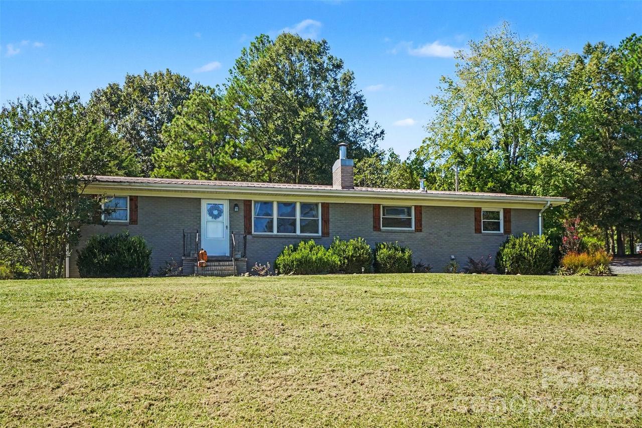 8121 Old Davis Rd., Norwood, NC 28128