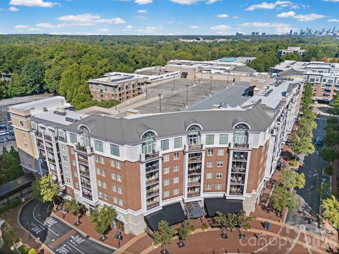 4620 Piedmont Row Dr. #302, Charlotte, NC 28210