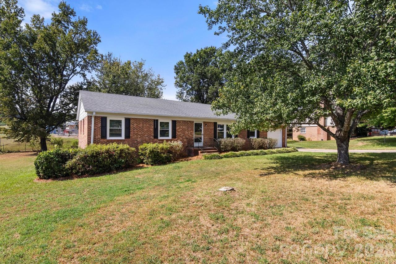 1005 Ramblewood Ln., Gastonia, NC 28056